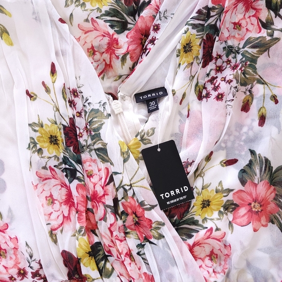 Torrid WHITE Romantic Floral Chiffon High Low Hem Dress - Picture 5 of 13
